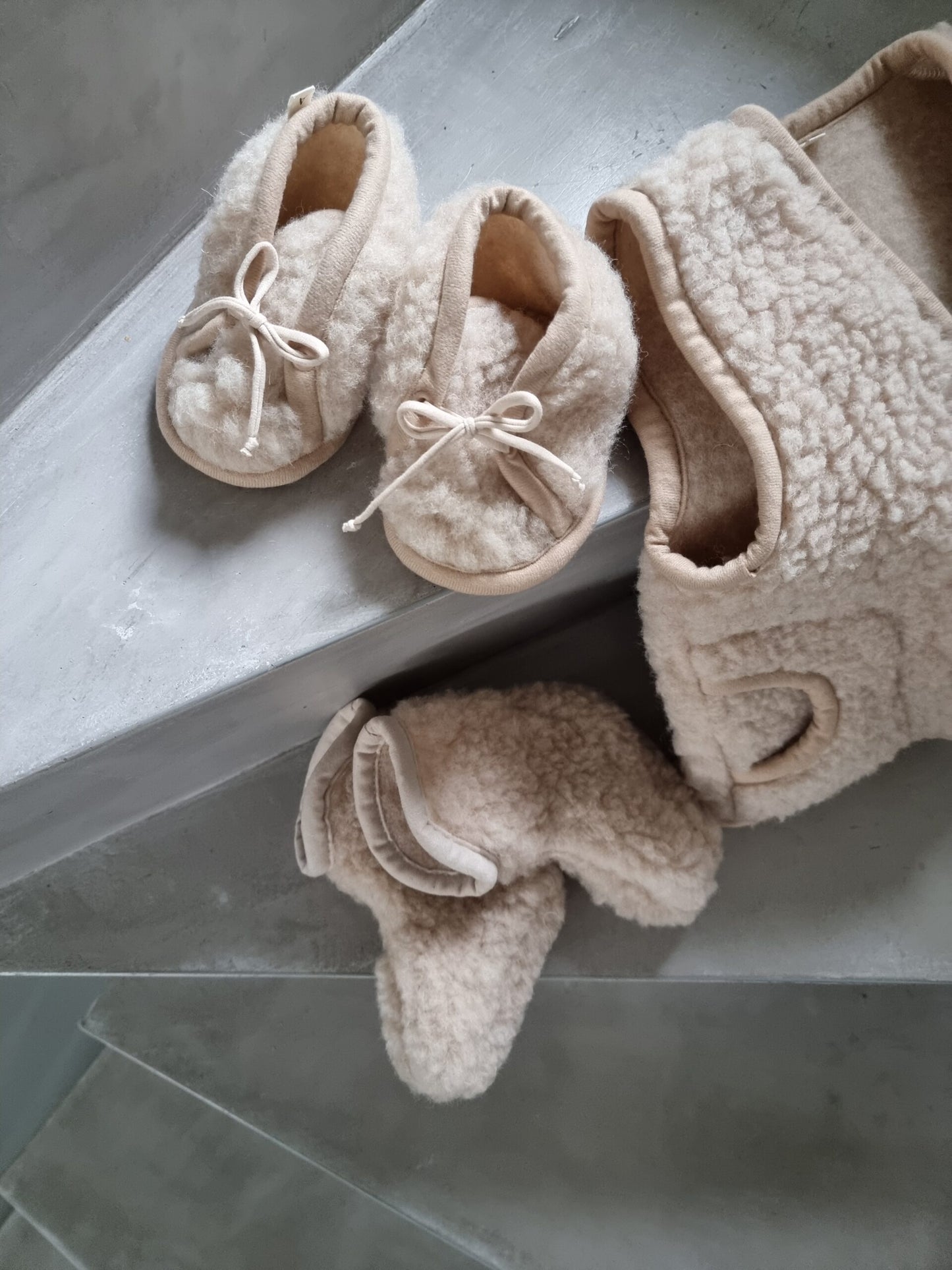 WOOL SHOES
