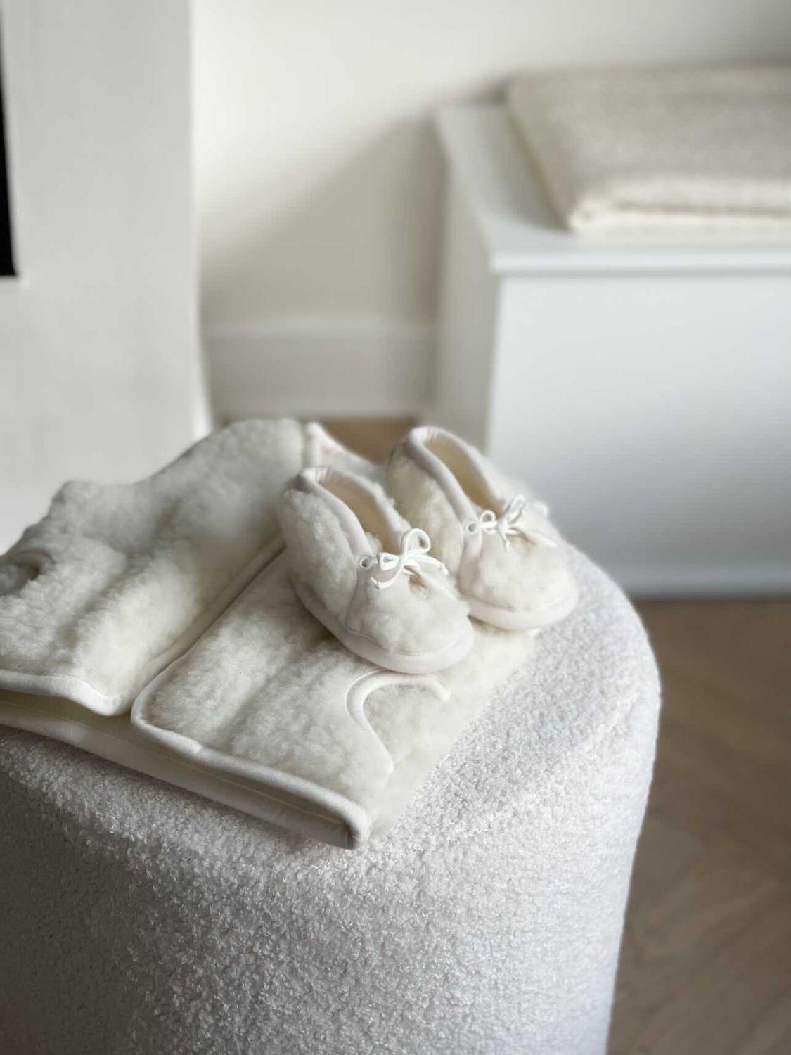 WOOL SHOES
