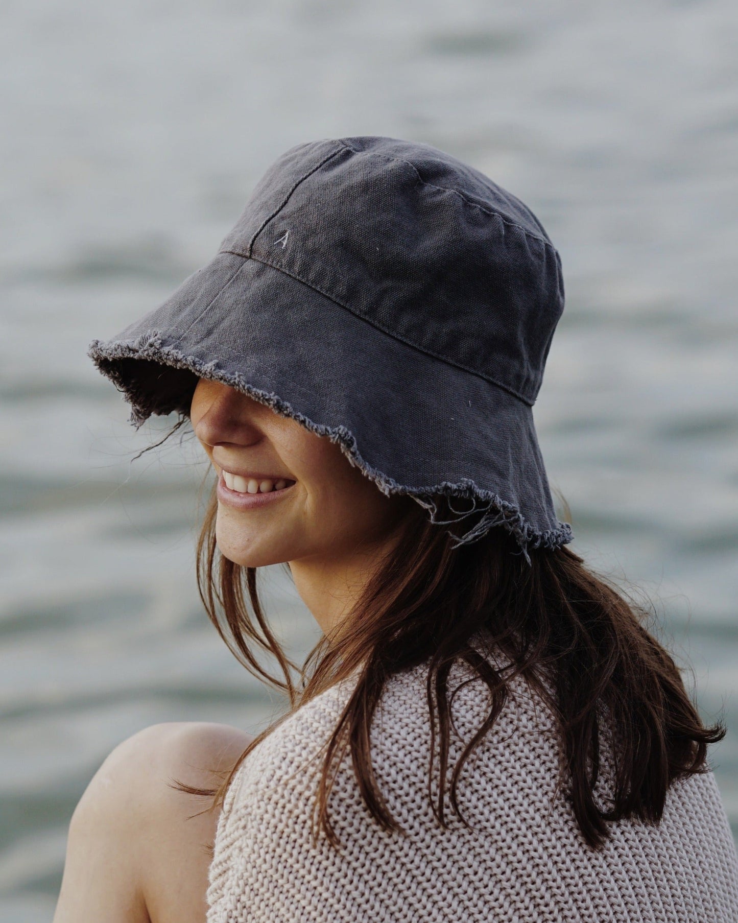 WOMEN BUCKET HAT