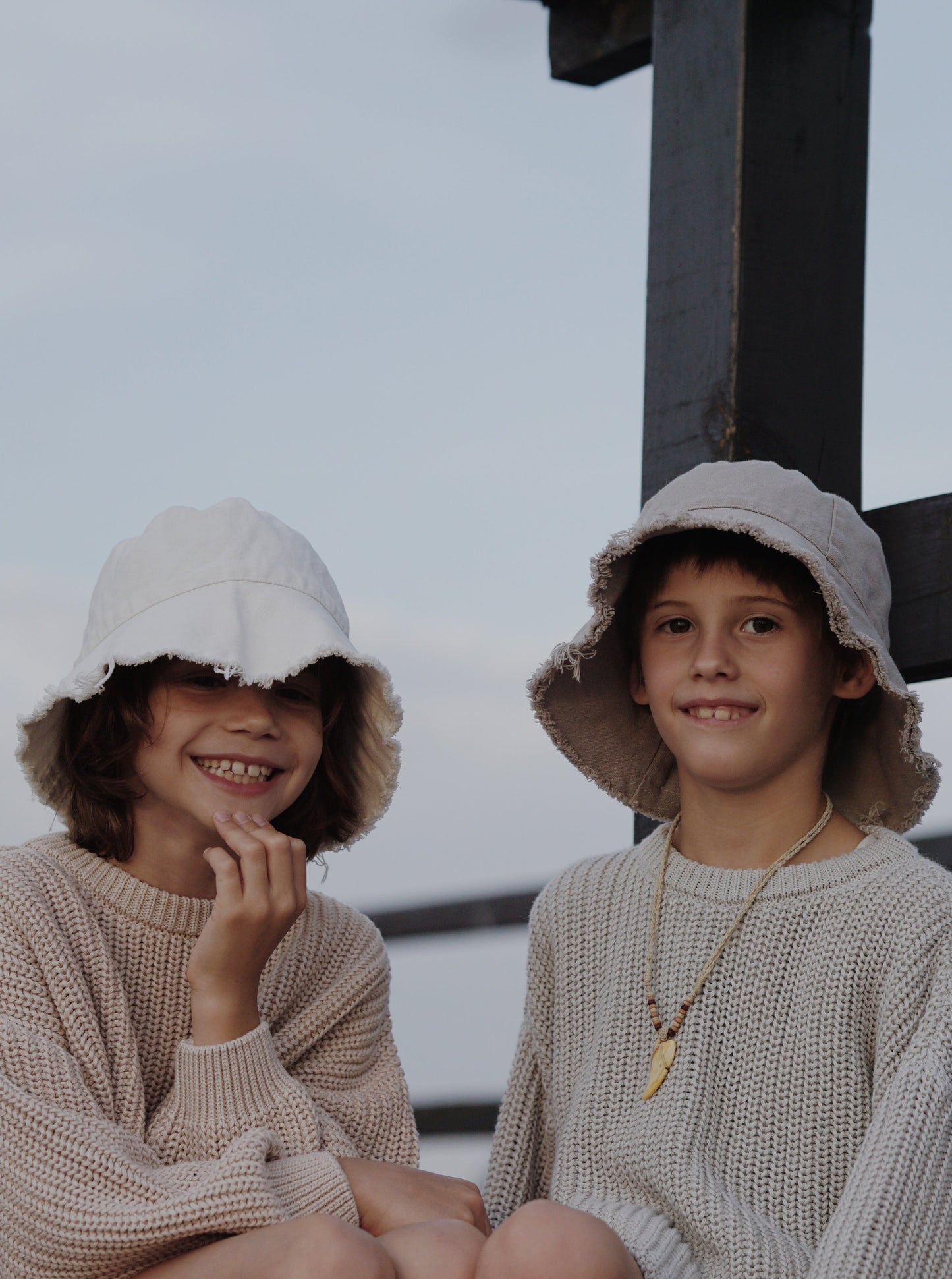 BUCKET HAT