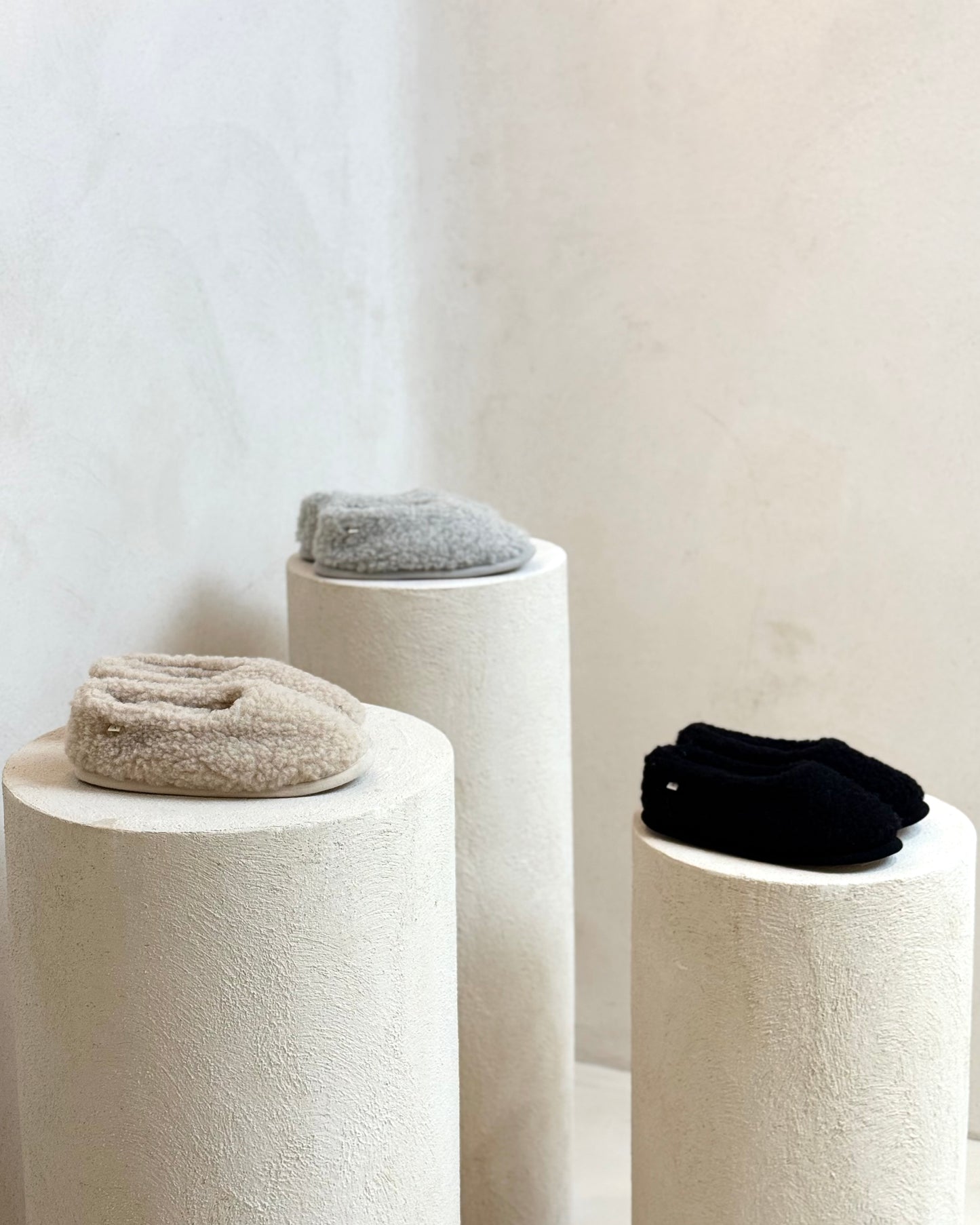 WOMEN'S WOOL SLIPPERS