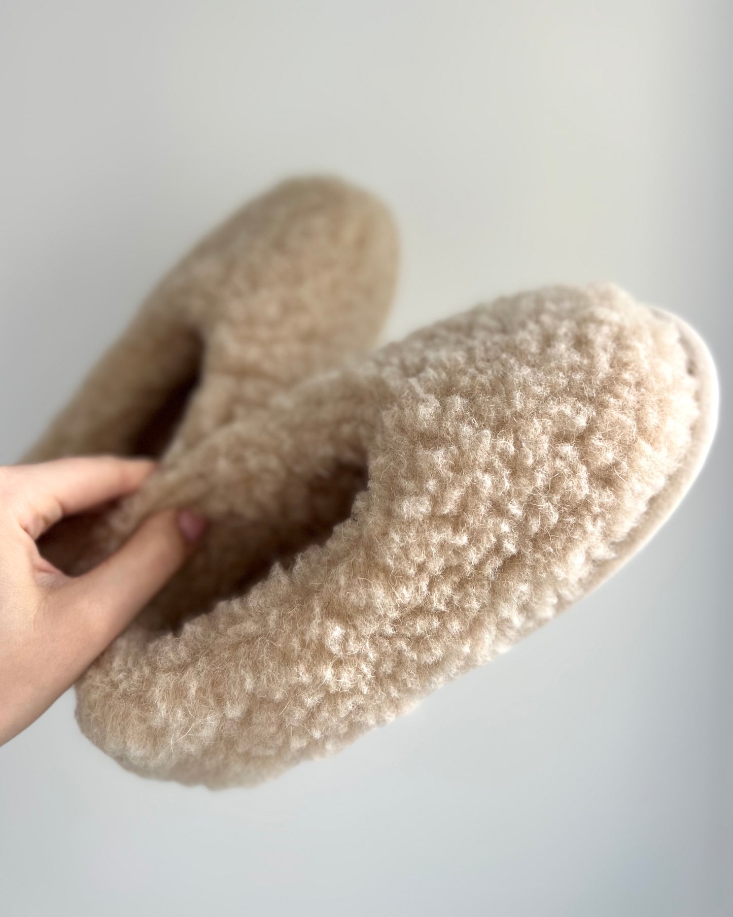 WOMEN'S WOOL SLIPPERS