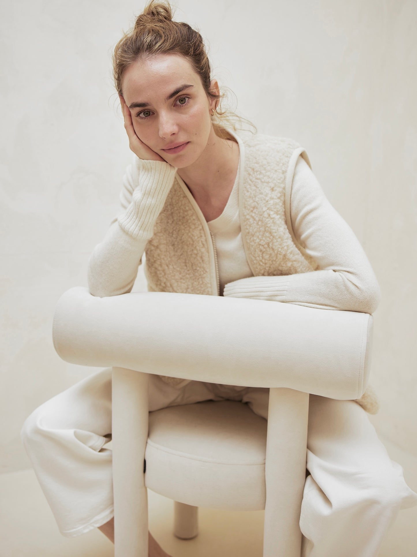 WOMEN'S WOOL VEST