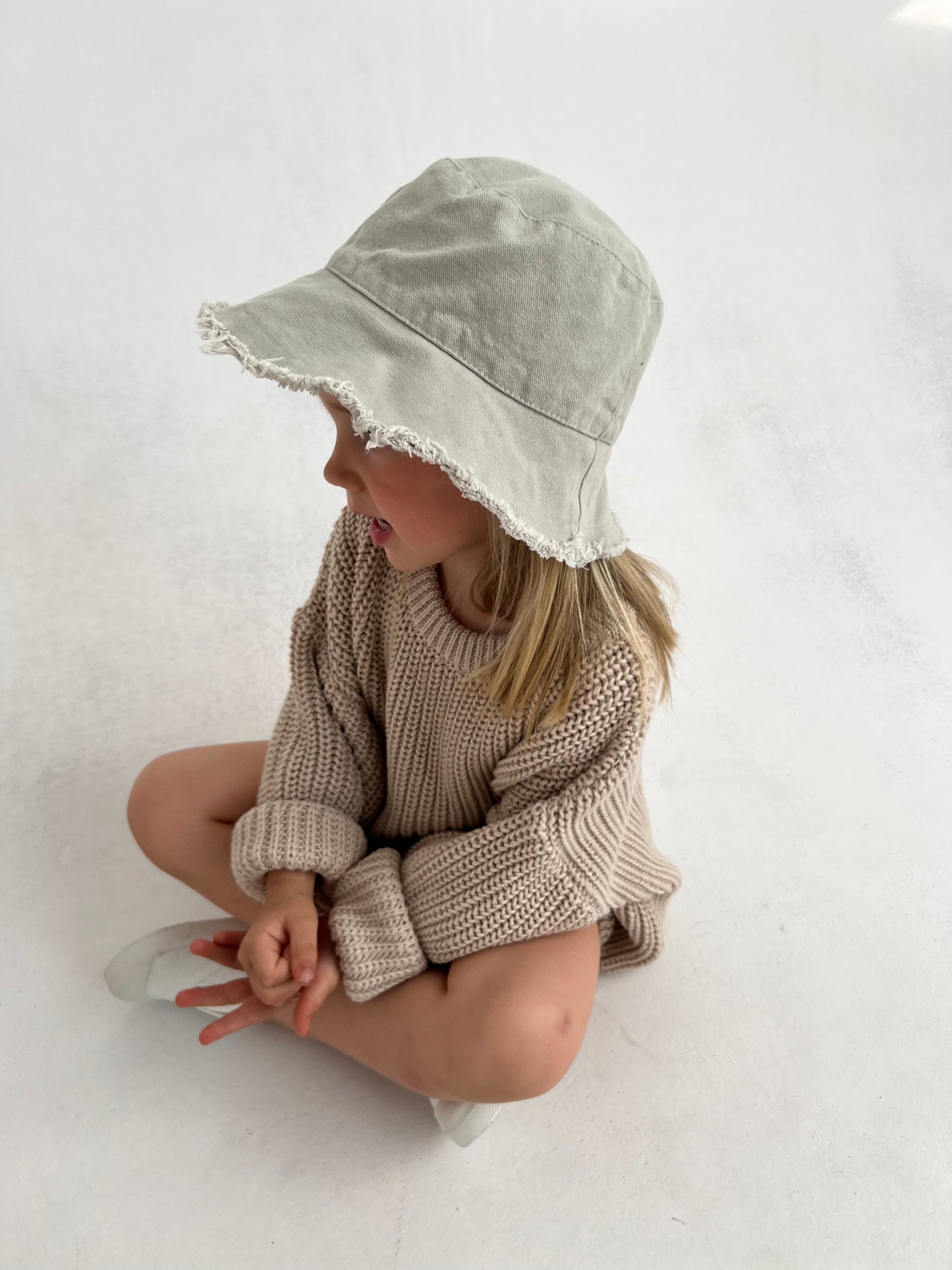 BUCKET HAT