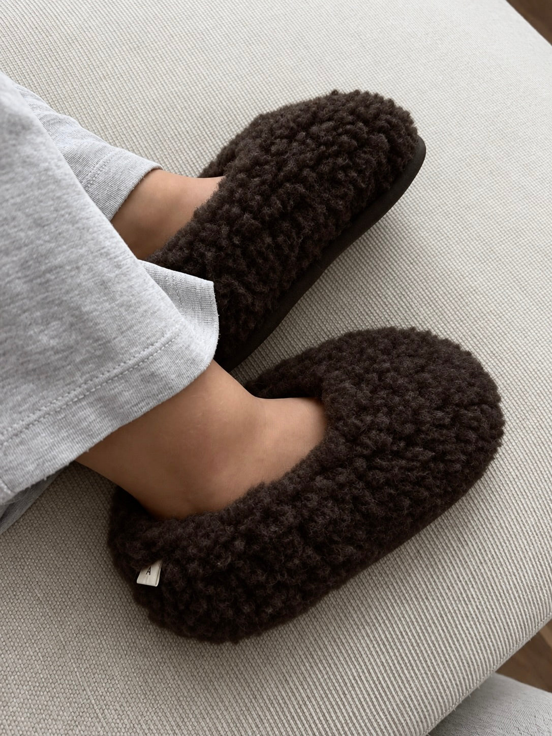 WOMEN'S WOOL SLIPPERS