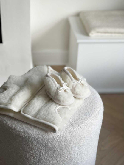 WOOL SHOES