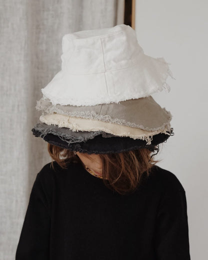 BUCKET HAT