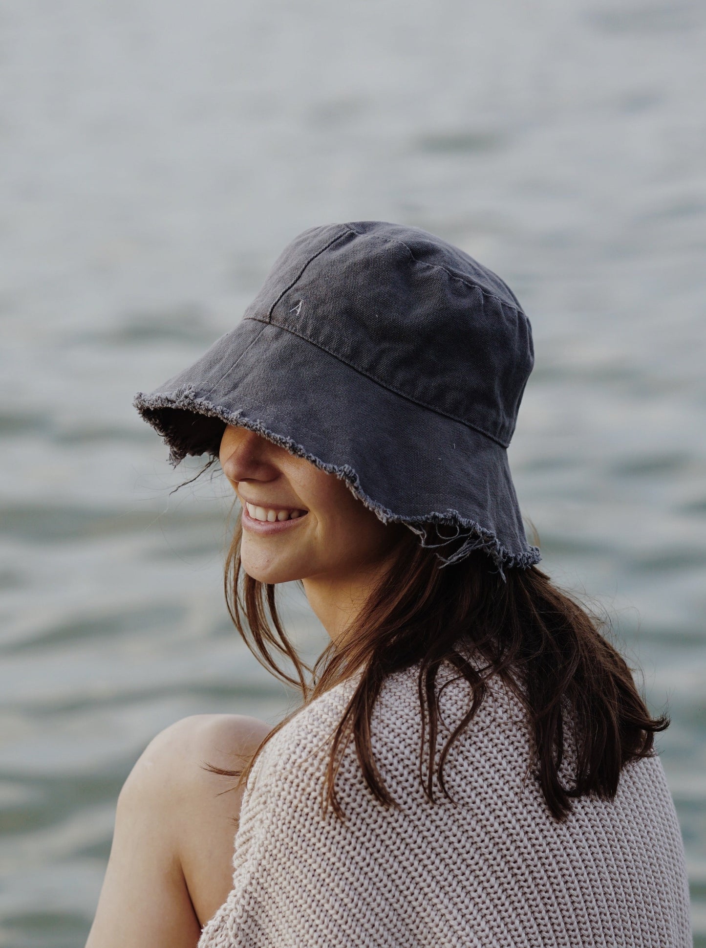 WOMEN BUCKET HAT